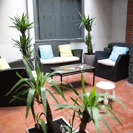 Hotell Arnaud Bernard 2*