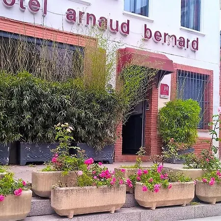 Hotell Arnaud Bernard 2*