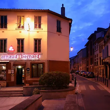 Hotell Arnaud Bernard 2*