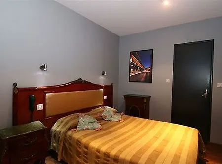 Hotell Arnaud Bernard 2*