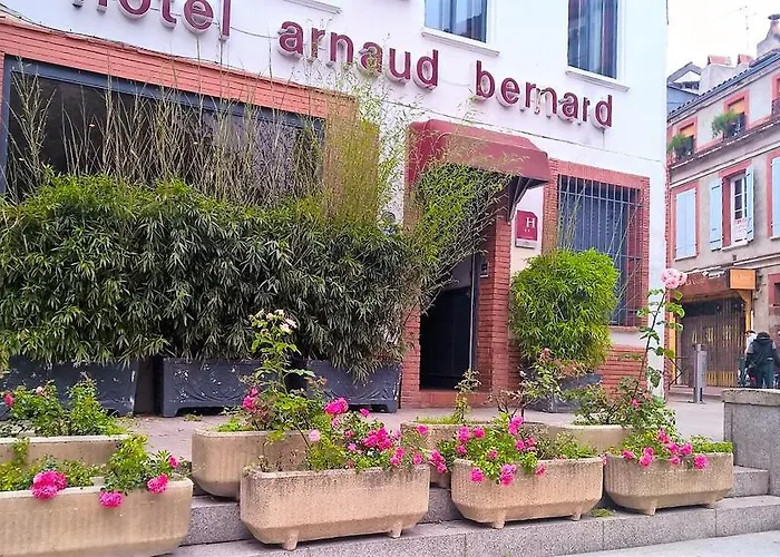 Отель Arnaud Bernard 2*