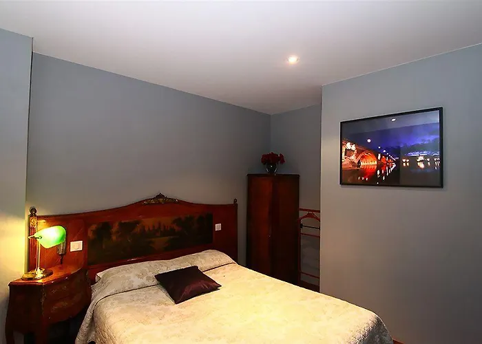 Hotel Arnaud Bernard 2*