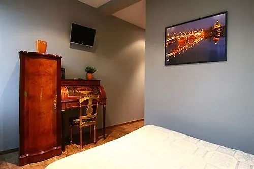 Hotel Arnaud Bernard 2*